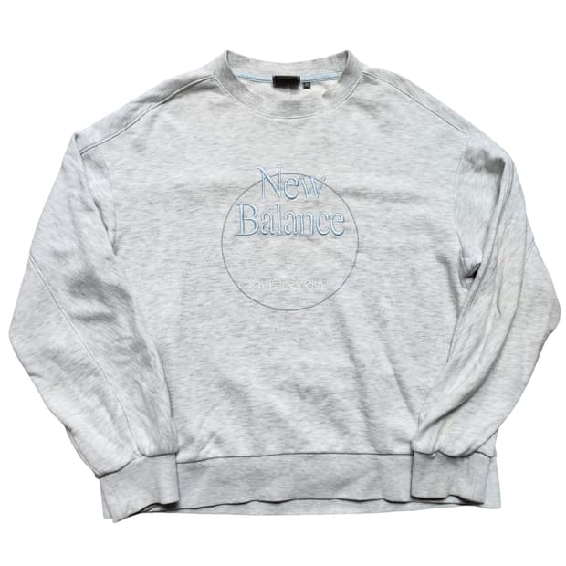 뉴발란스 맨투맨