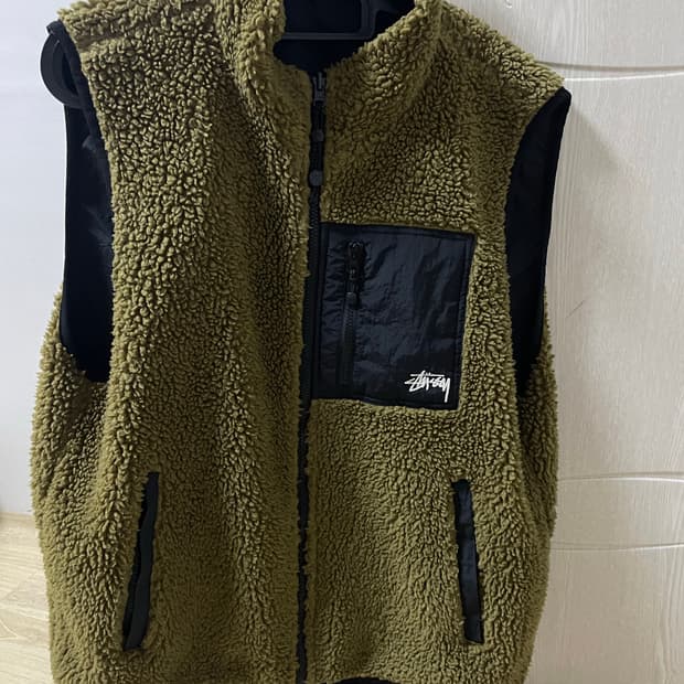 스투시 쉐르파 베스트 올리브