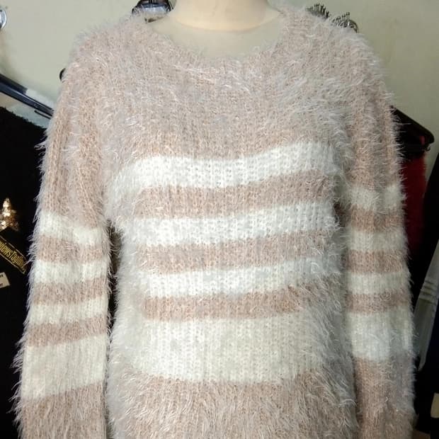 일브 라떼갸루깔 브라운 화이트 스프라이프 니트