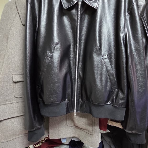 도프제이슨 레더 모나크 크롭 블루종 팝니다.