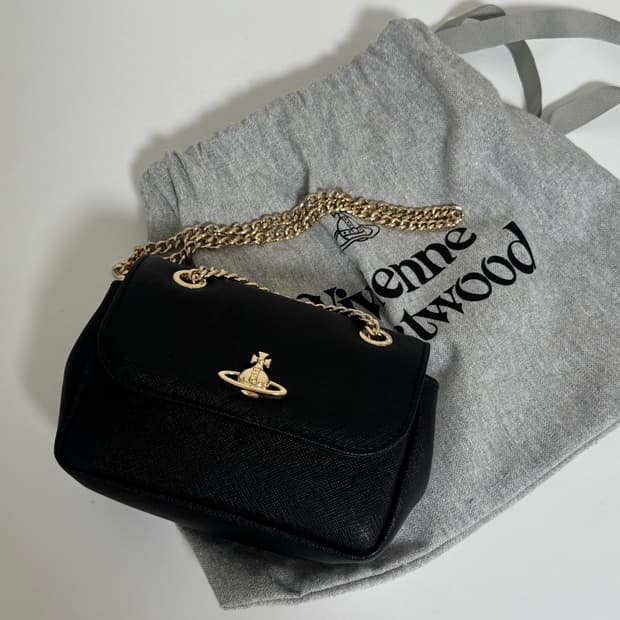 (당일발송, 새상품) 비비안웨스트우드 로고 사피아노 체인 크로스백 블랙