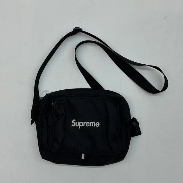 슈프림 숄더백 블랙 - 19SS