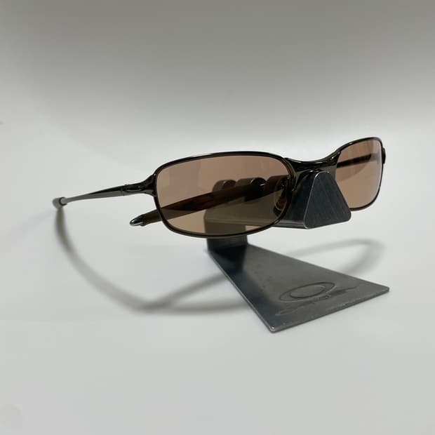 오클리 스퀘어 와이어 2.0