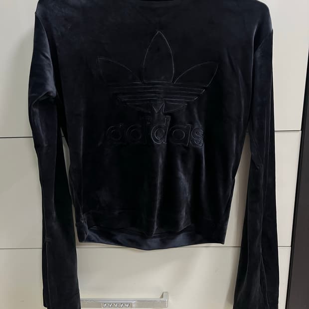 아디다스 벨벳 반폴라 티셔츠 xs