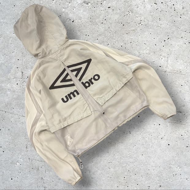 [85] 엄브로 매쉬 후드 바람막이 화이트 그레이 D515
