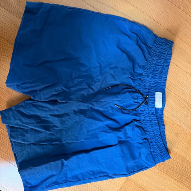 에임레온도르 반바지