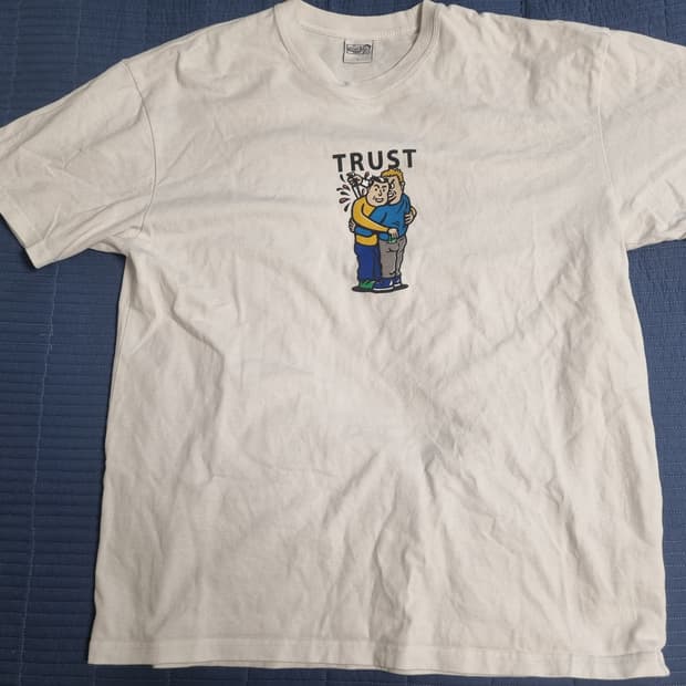 폴라스케이트 TRUST 티셔츠