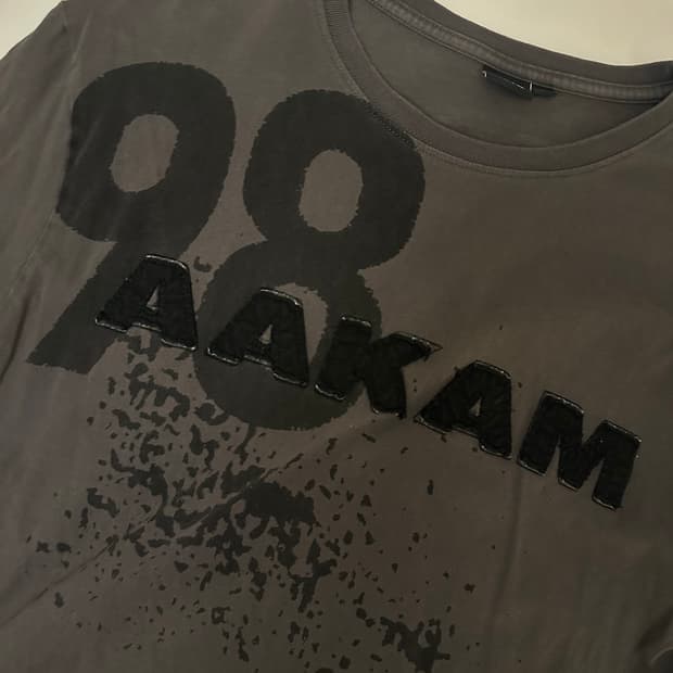 아캄 98 printed half top 3사이즈