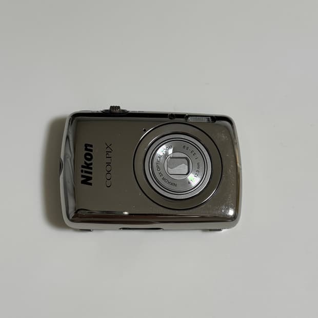 니콘 쿨픽스 s01 실버 디카