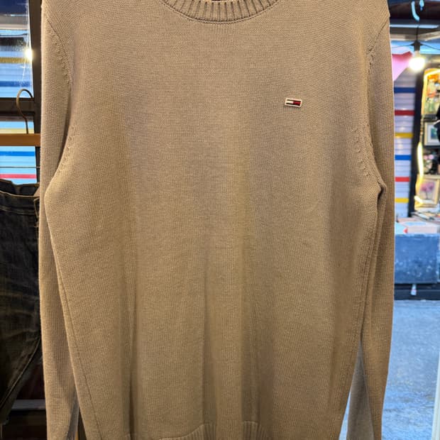 타미진스 자수로고 그레이 라운드 니트