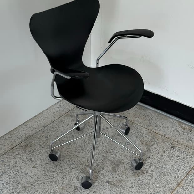 프리츠한센 세븐체어