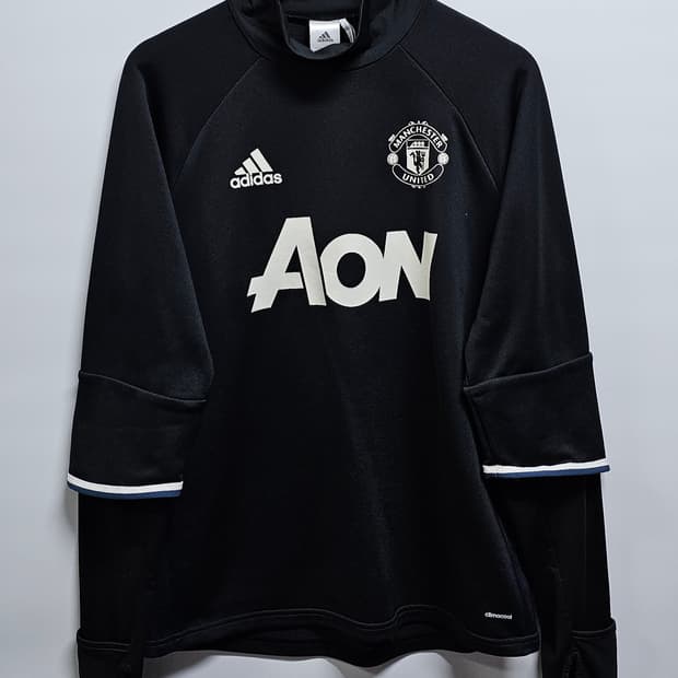 아디다스 맨유 트레이닝 탑 블랙 110