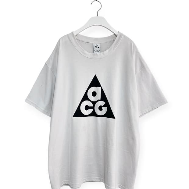 나이키 ACG 화이트 반팔 티셔츠