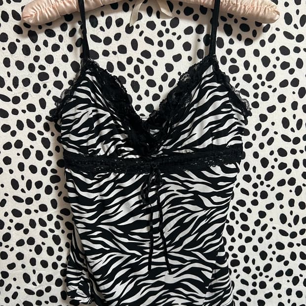 오네갸루 지브라 나시 슬리브리스 탑