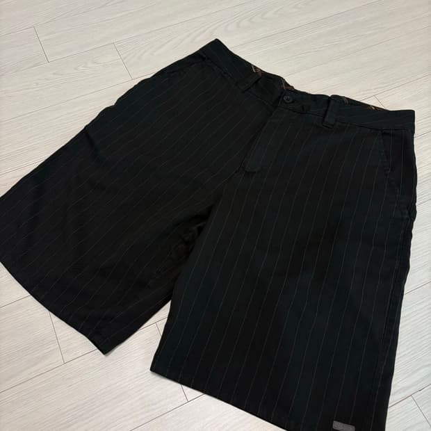 오닐 블랙 스트라이프 보드 쇼츠 반바지 32인치