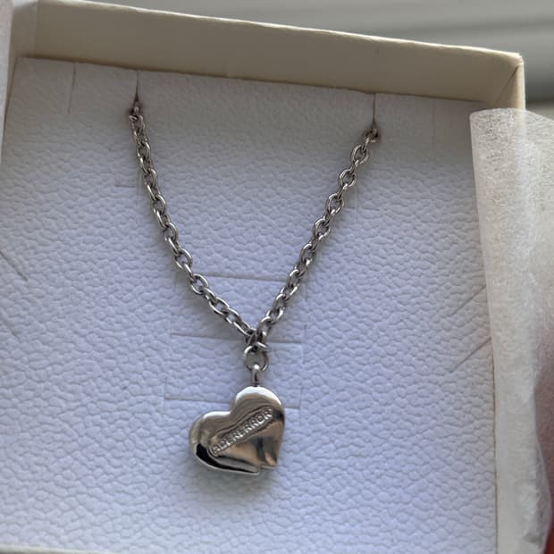 아더에러 트윈하트 목걸이