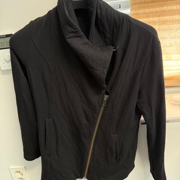 Helmutlang 사선 비대칭 집업