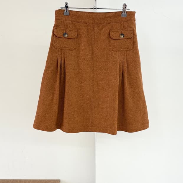 버버리 브라운 헤링본 더블포켓 미디 스커트
