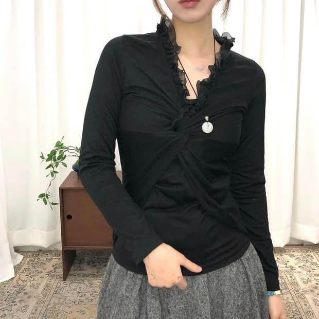 꼬임 디테일 레이스 탑 