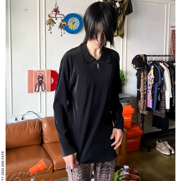 JPN Vintage Black Pleats PK Long-Sleeve