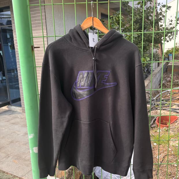 Supreme x nike leather apllique hoodie