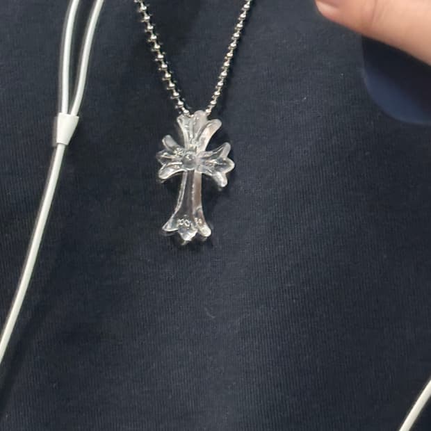 크롬하츠 크로스 클리어 목걸이