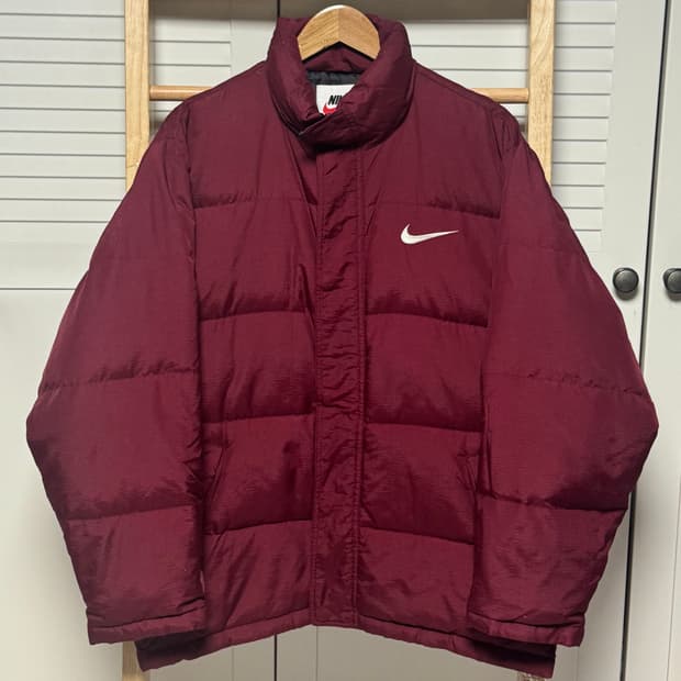 나이키 버건디 립스타 패딩 푸퍼 자켓 