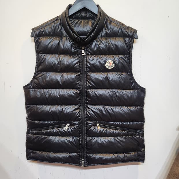몽클레어 GUI 패딩조끼  2사이즈 블랙
