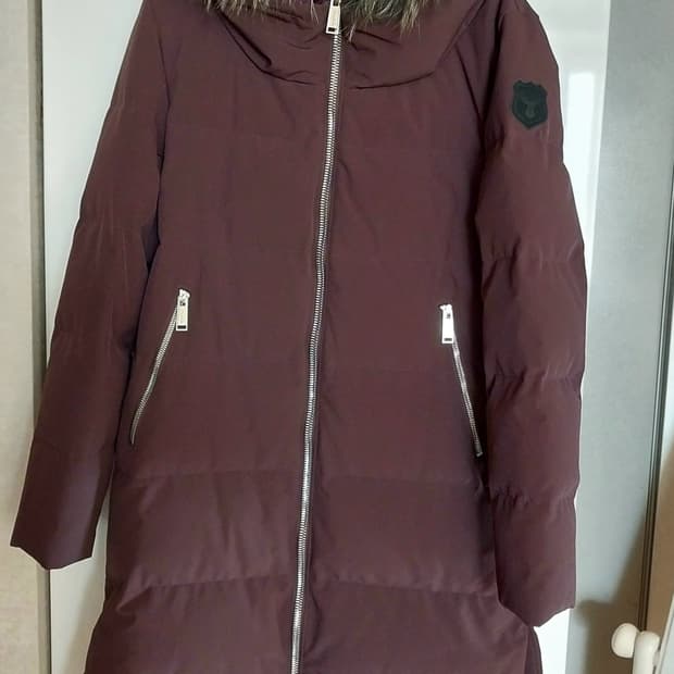 버건디 덕다운 패딩