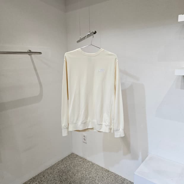 나이키 라운드 맨투맨