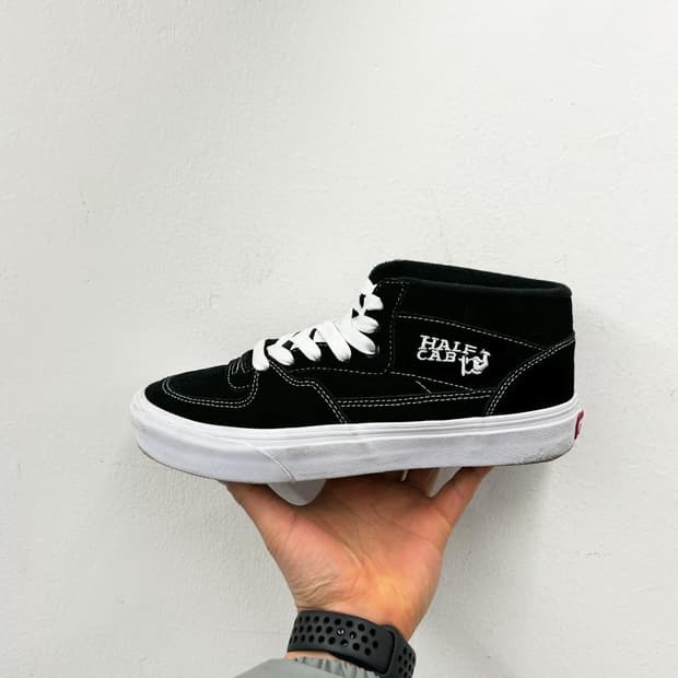반스 하프캡 블랙 스웨이드 스니커즈 260