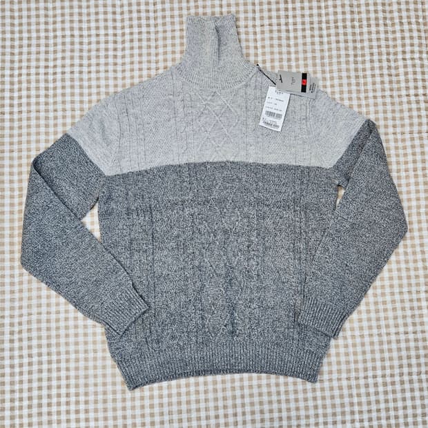 미착용 턱시 터틀넥 니트 남자100