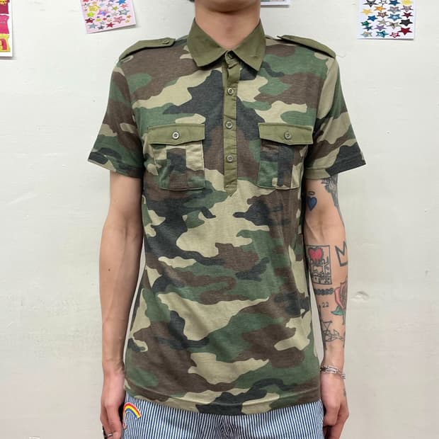 Camouflage shoulder two-pocket T-shirt