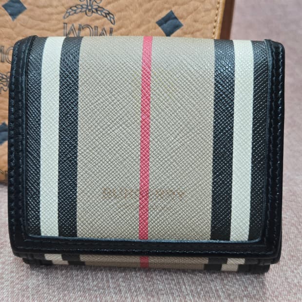 버버리 아이콘 스트라이프 반지갑