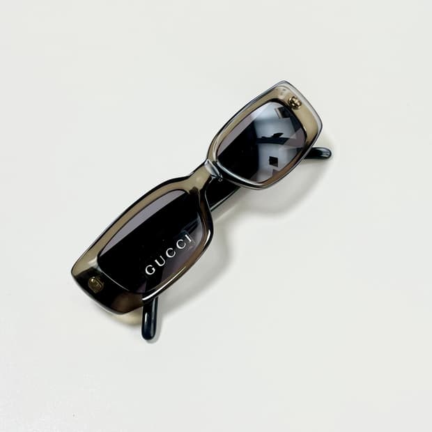 GUCCI 구찌 사의 빈티지 선글라스