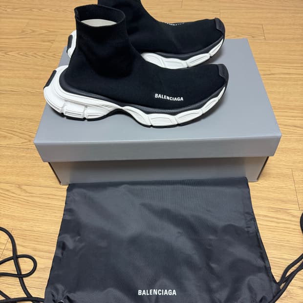 발렌시아가 3XL 스피드러너 블랙