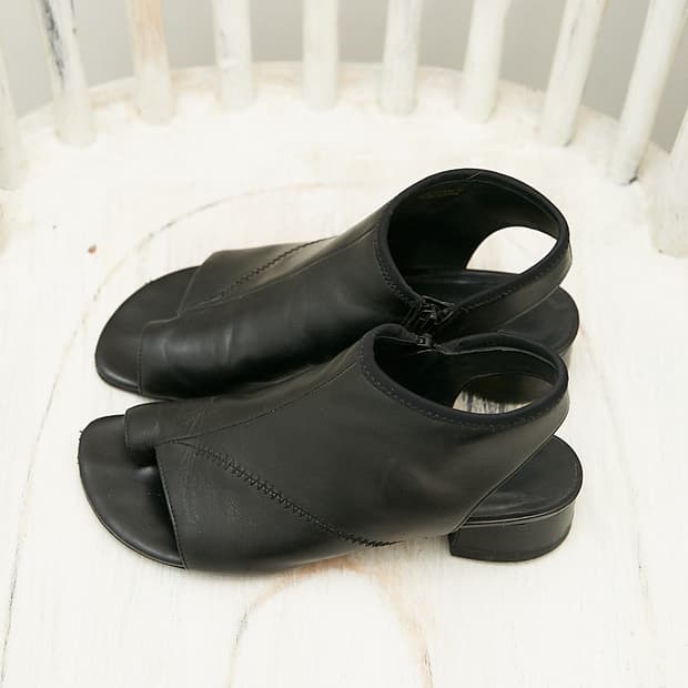 Tabi Sandals