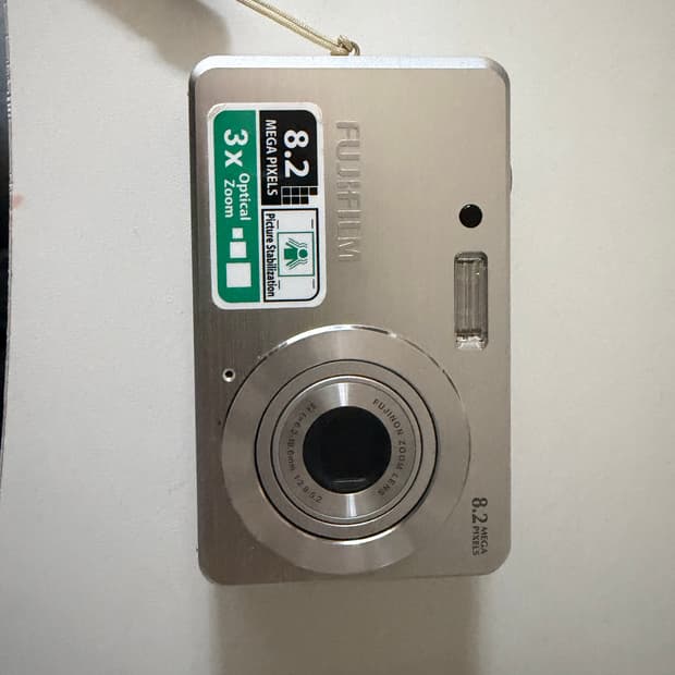 후지필름 FinePix J10 디지털카메라 디카 판매합니다