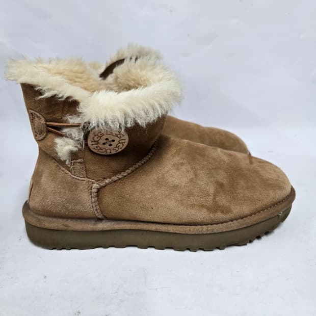 UGG 어그 미니 베일리 버튼 부츠 브라운 230