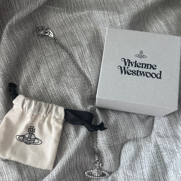 비비안웨스트우드 목걸이