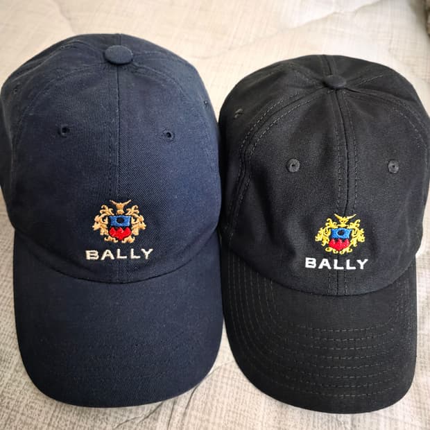 Bally 발리 볼캡 2개 (네이비, 블랙)