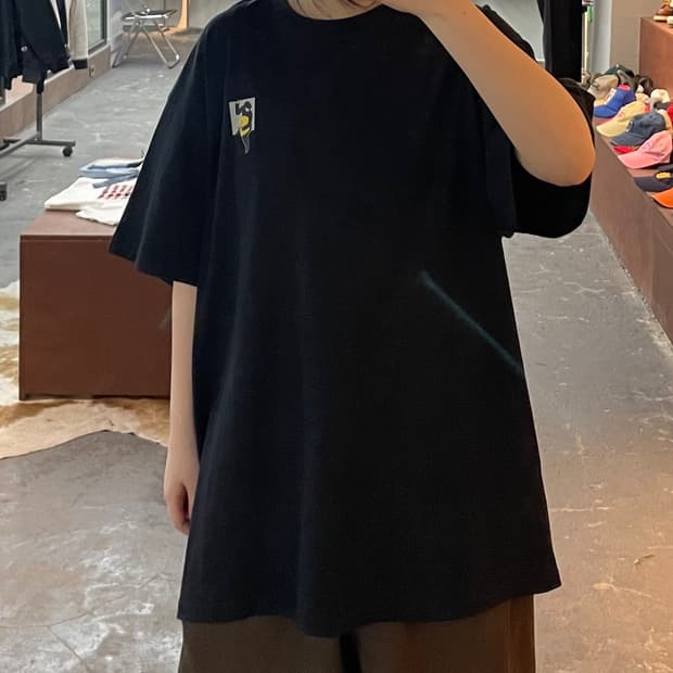 칼하트 WIP 그래픽 블랙 반팔 H2554