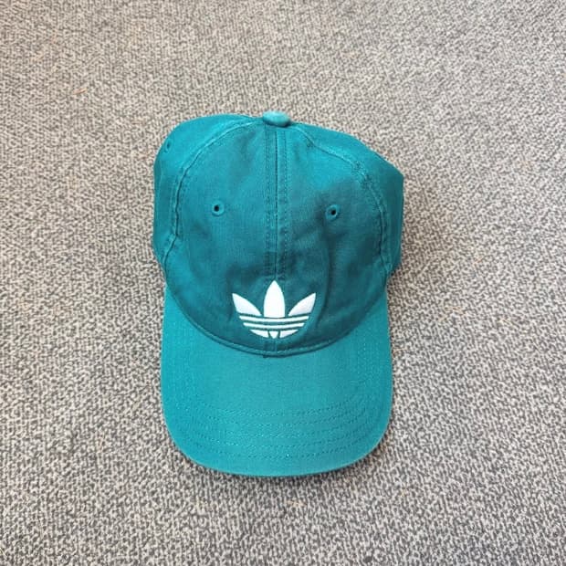 402. 아디다스 볼캡