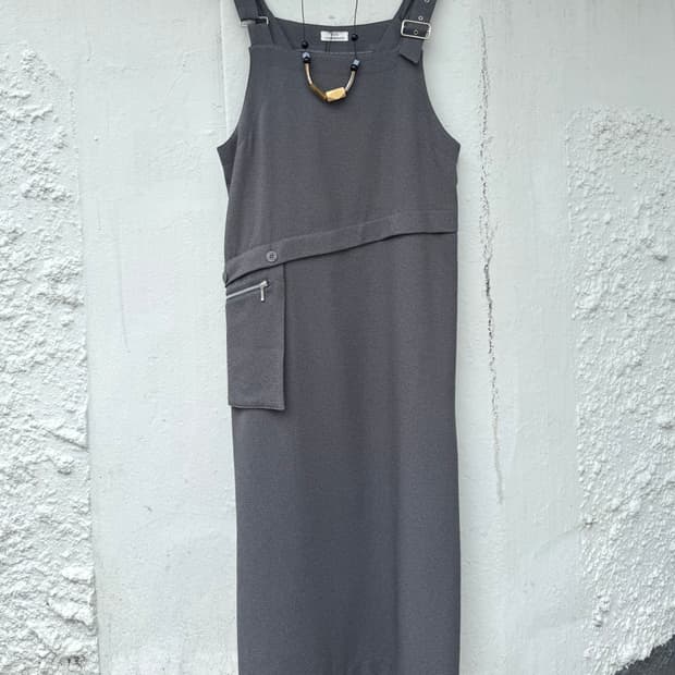 Jun Charmaine 버클 스트랩 서스펜더 롱 원피스