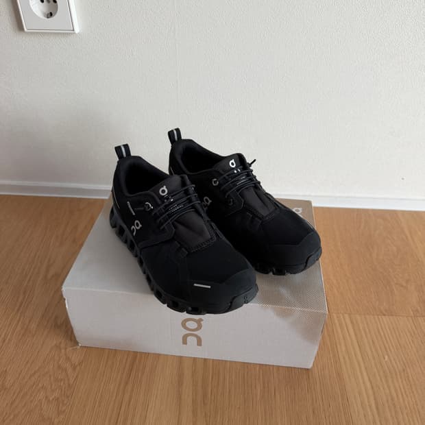 온러닝 클라우드5 워터프루프(235)