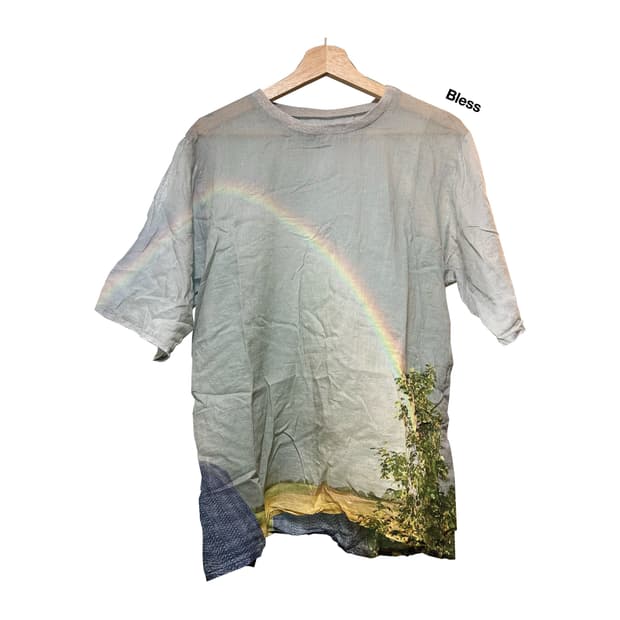 BLESS 홀리데이 티셔츠