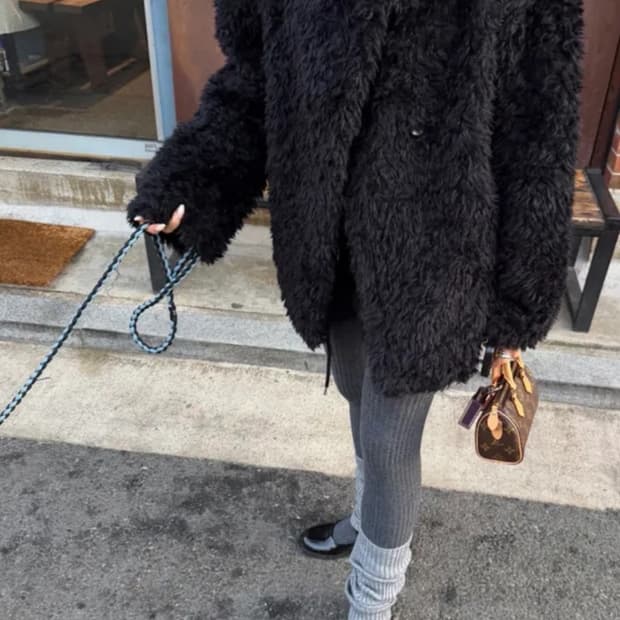 유이니 퍼자켓 블랙