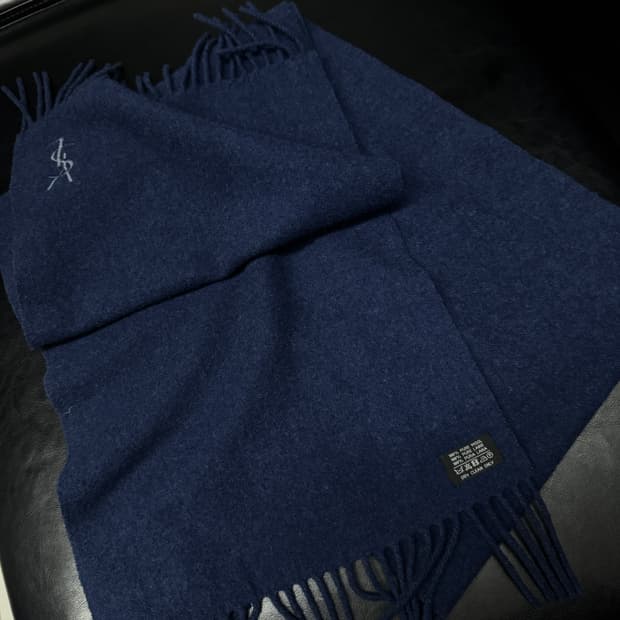 입생로랑 포옴므 퓨어 울 머플러