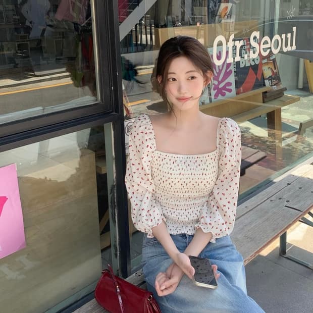 새상품)제니오 로지 시즌스 스퀘어 블라우스