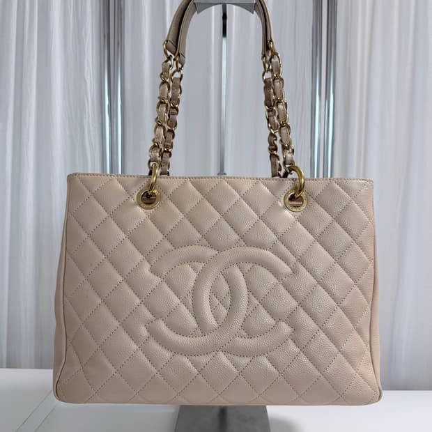 샤넬 그랜드샤핑 캐비어 베이지 숄더백
